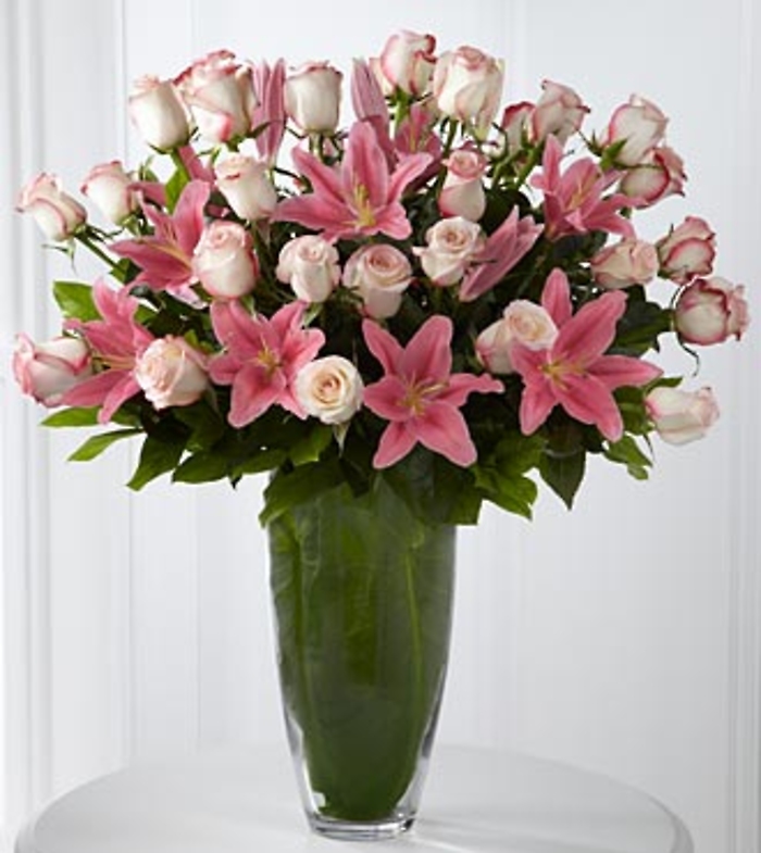 Exquisite Luxury Rose And Lily Bouquet